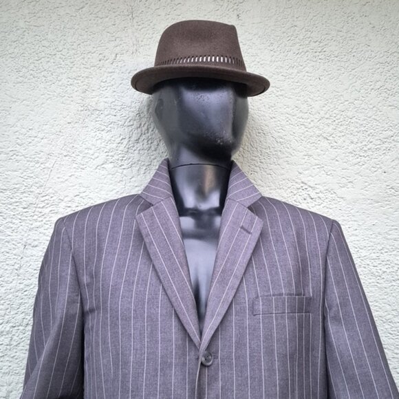 Cooper & Nelson Men's Classic Gray (3) Button Pin-Striped Luxe Blazer - Picture 9 of 17